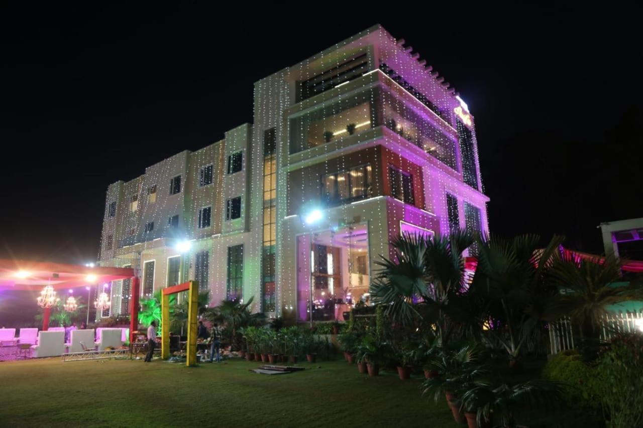 Hotel Pacific Roorkee Exteriér fotografie