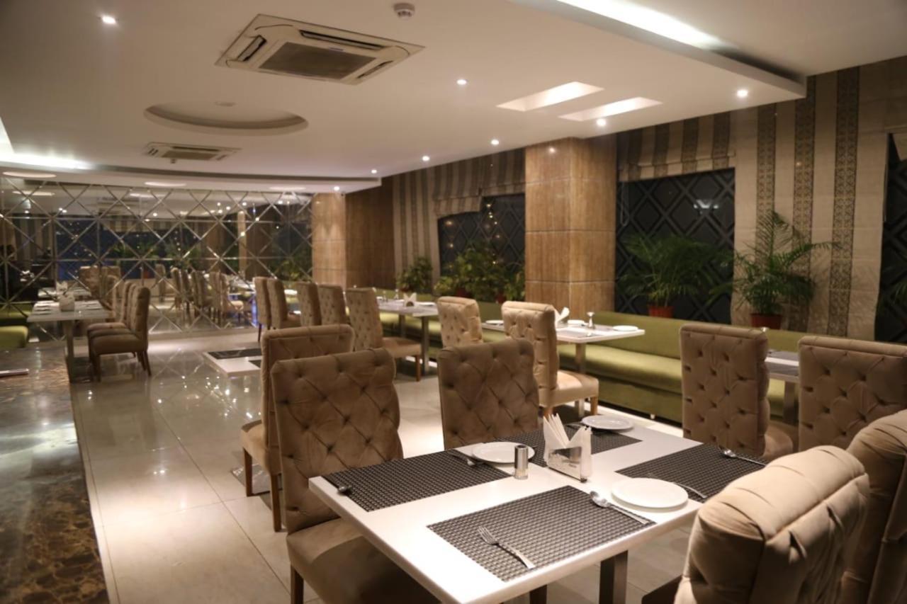Hotel Pacific Roorkee Exteriér fotografie