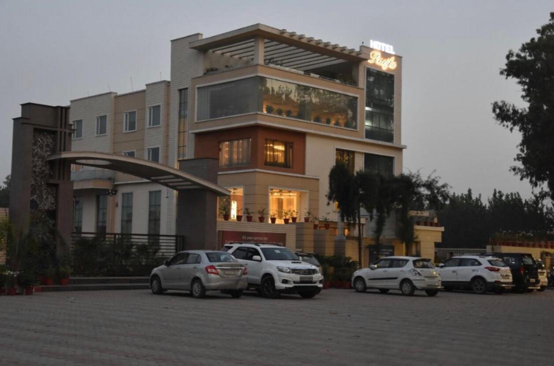 Hotel Pacific Roorkee Exteriér fotografie